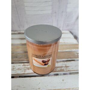 Yankee cinnamon sugar 22.7 Oz candle 1141542 white